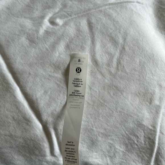 🍋 🍋NWT Lululemon Cropped workout leggings, Size 8 - Picture 5 of 6